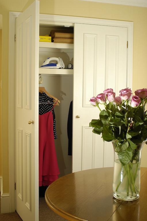 Astons Apartments Londen Kamer foto